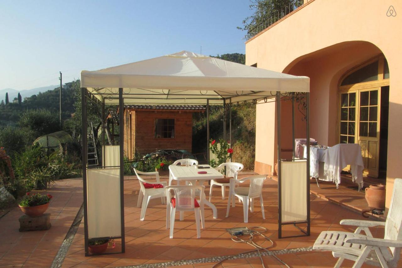 Room In Villa - Room In The Hills With Garden And Sea View San Salvatore  Kültér fotó