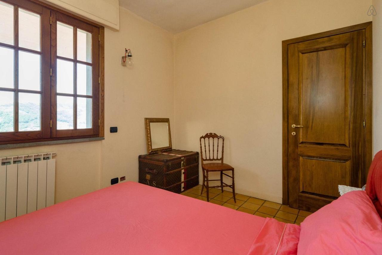 Room In Villa - Room In The Hills With Garden And Sea View San Salvatore  Kültér fotó